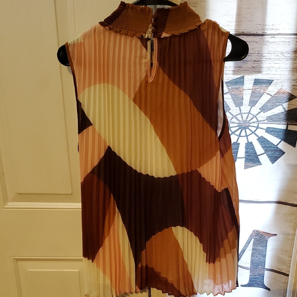 Worthington Geometric Sleeveless Blouse in Brown and Cream - Picture 3 of 4